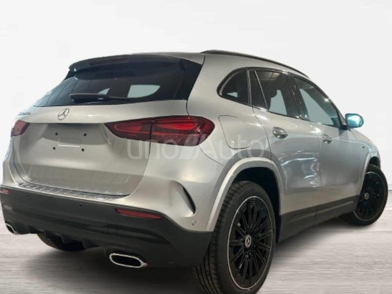 CLASE GLA 250 e con tecnología híbrida EQ