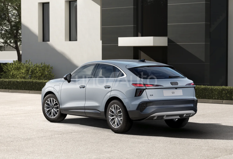 Q3 Sportback e-hybrid Business S tronic 200kW