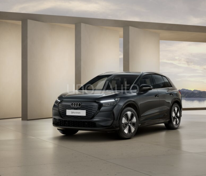 Q4 e-tron performance Advanced 210kW 82KWh
