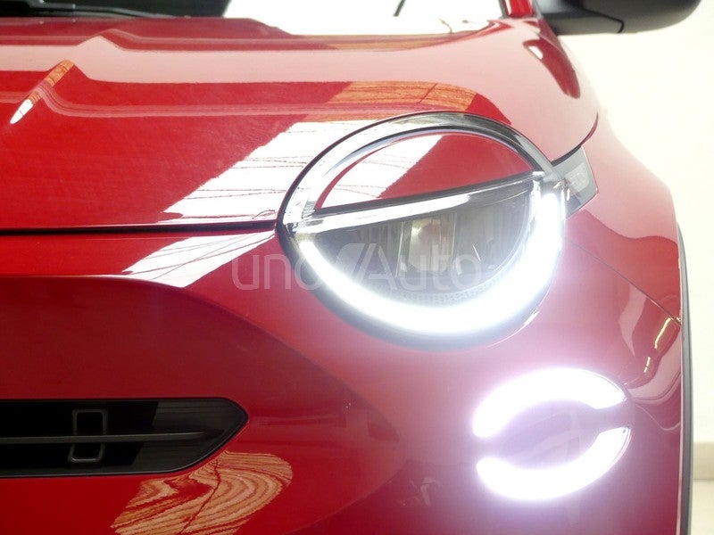 e RED 54kwh 115kw (156cv)