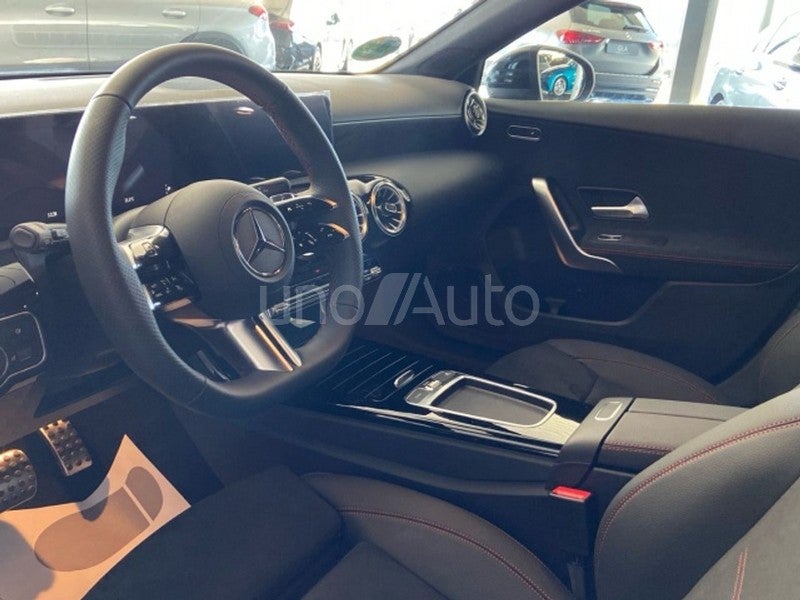250 e Compacto con tecnología híbrida EQ
