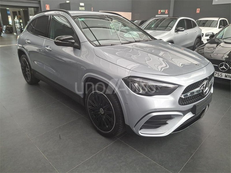 CLASE GLA 250 e con tecnología híbrida EQ