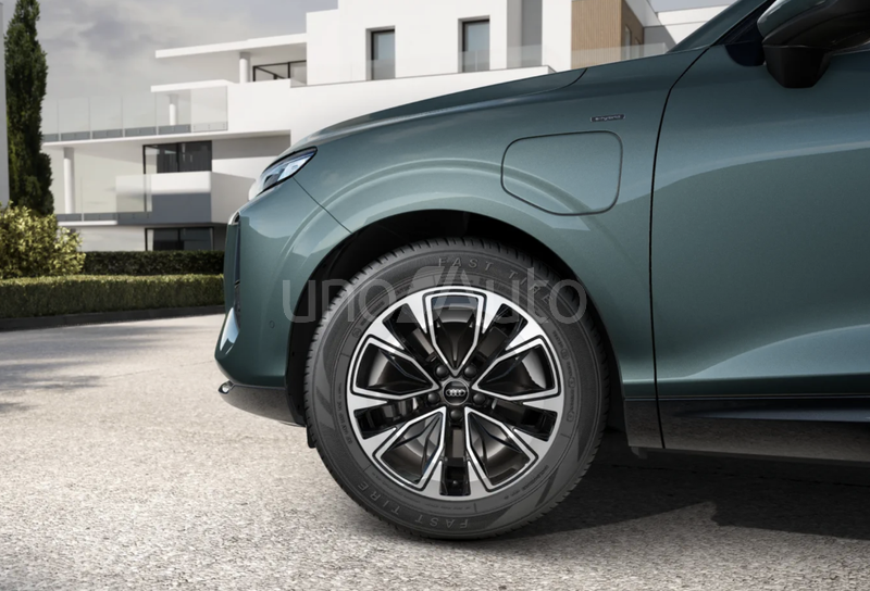 Q3 e-hybrid Advanced S tronic 200kW