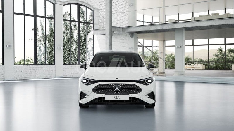 CLA CLA 180 con tecnología híbrida