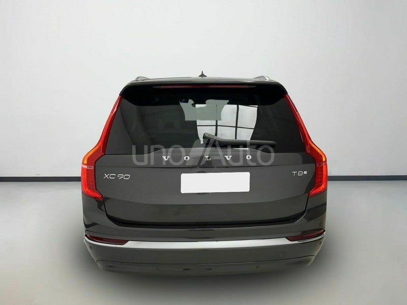 2.0 T8 AWD Core Recharge Auto