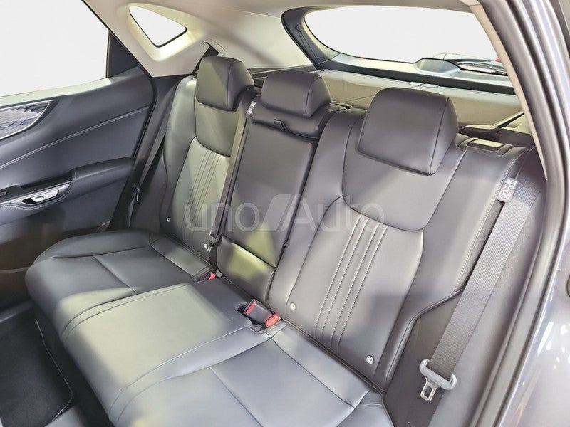 NX 450h+ Premium+ 4WD