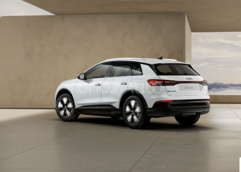 Q4 e-tron Advanced 150kW 63KWh