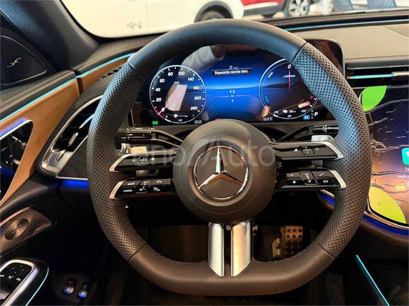 CLASE E 300 e con tecnología hibrida EQ