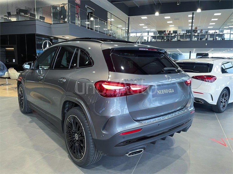 CLASE GLA 250 e con tecnología híbrida EQ