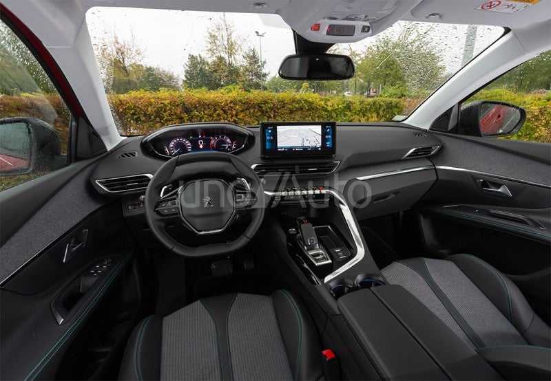 PEUGEOT 5008 SUV