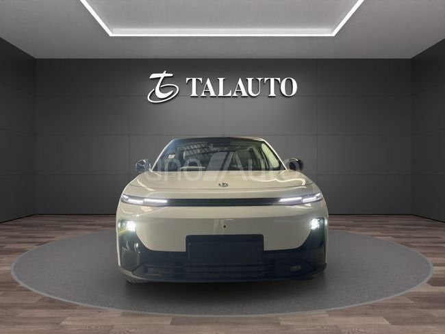 REEV 18.8 kWh Design Auto