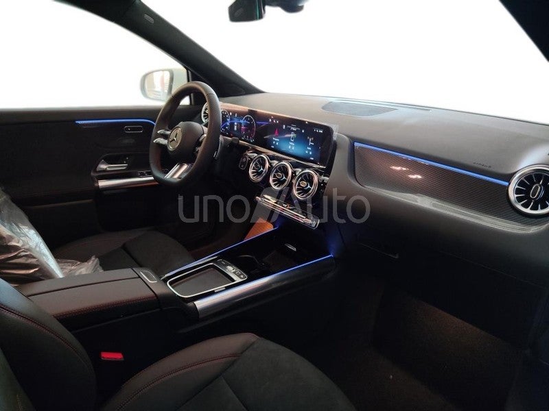 CLASE GLA 250 e con tecnología híbrida EQ