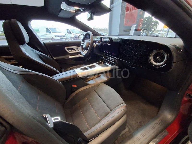 CLASE CLA 180 con tecnología híbrida