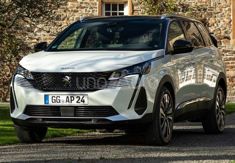 PEUGEOT 5008 SUV