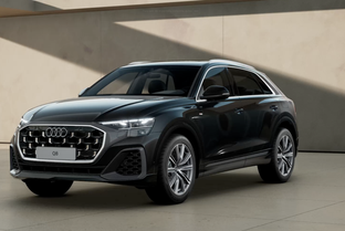 AUDI Q8 55 TFSIe S line quattro tiptronic