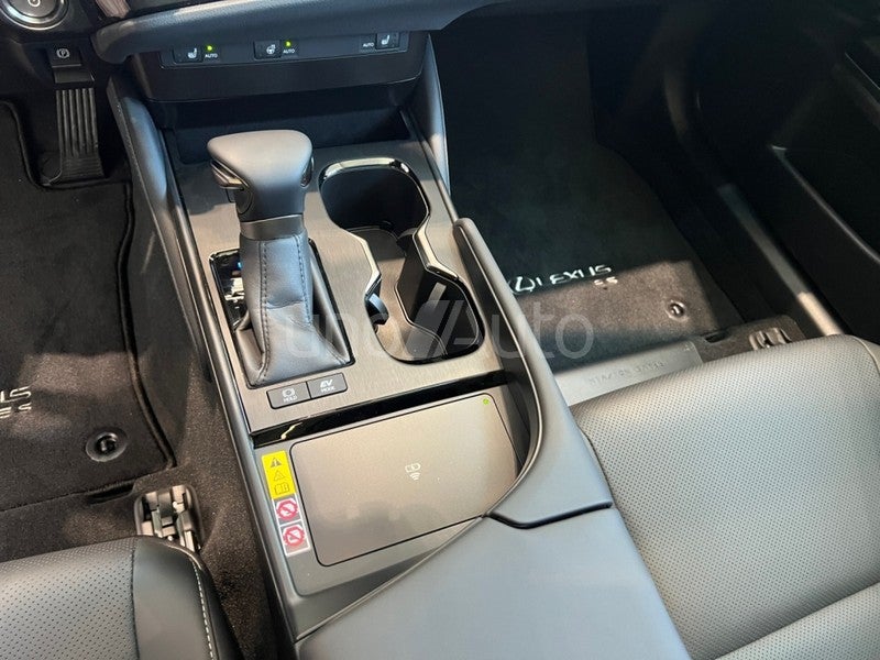 ES 300h Premium