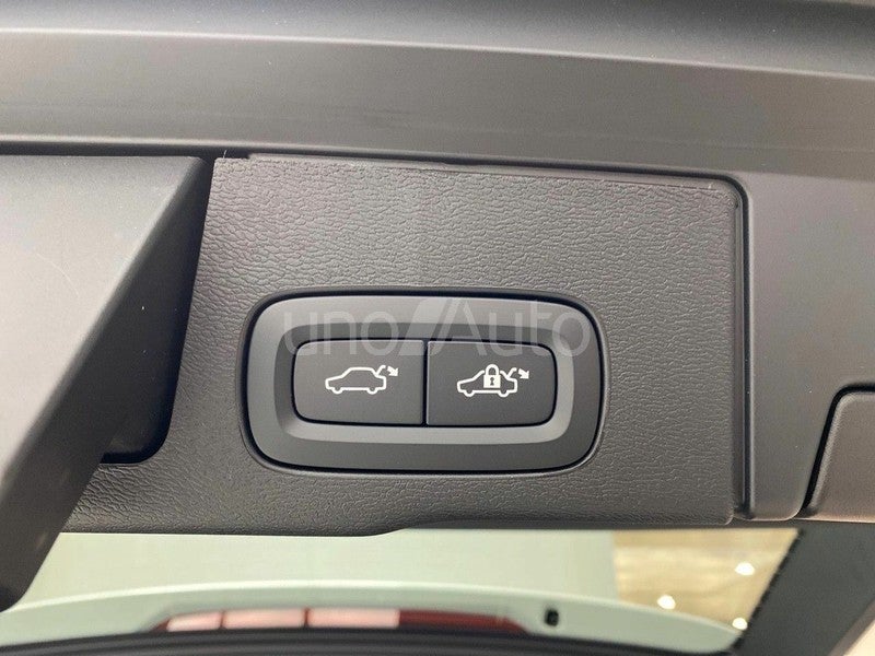 2.0 B5 G AWD Plus Dark Auto