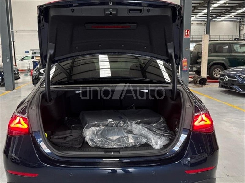 CLASE E 300 de berlina con tecnología híbrida EQ