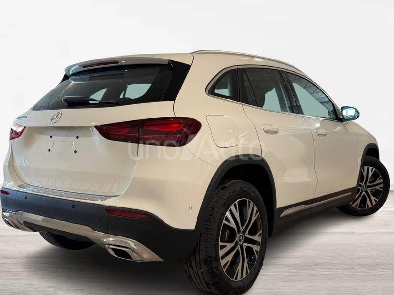 CLASE GLA 250 e con tecnología híbrida EQ
