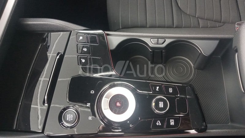 Sportage 1.6 T-GDi HEV Tech 4x4 215