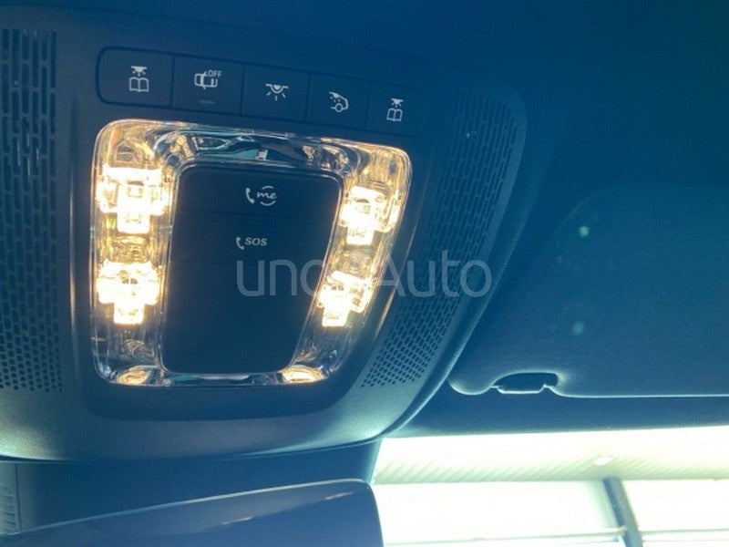 250 e Compacto con tecnología híbrida EQ