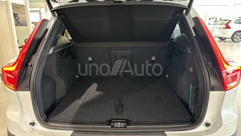 XC40 PLUS, B3 MILD HYBRID, GASOLINA, DARK