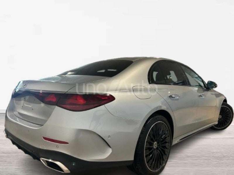 CLASE E 300 e con tecnología hibrida EQ