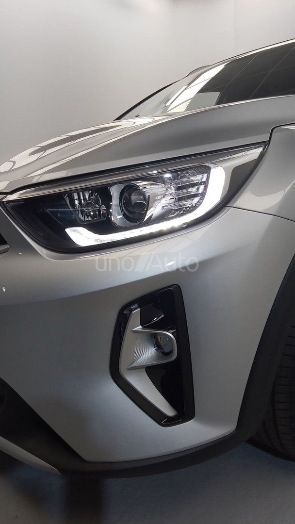 Stonic 1.0 T-GDi MHEV Concept 100