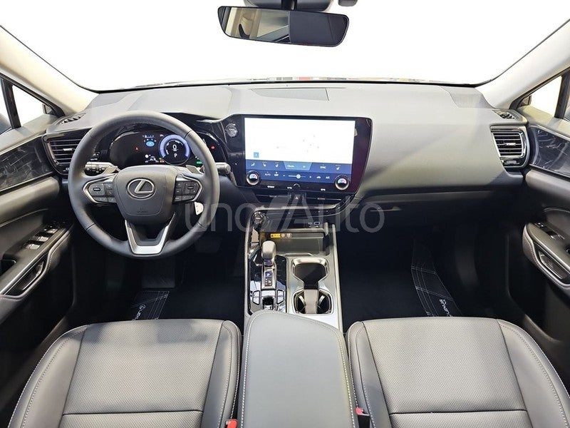 NX 450h+ Premium+ 4WD