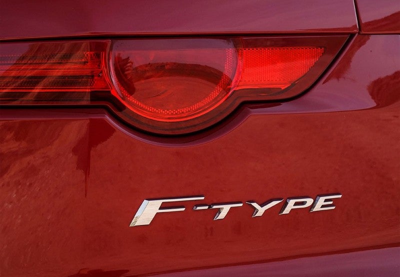 F-Type Convertible 2.0 I4 R-Dynamic Aut. 300