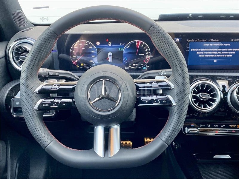 CLASE A 250 e con tecnología híbrida EQ