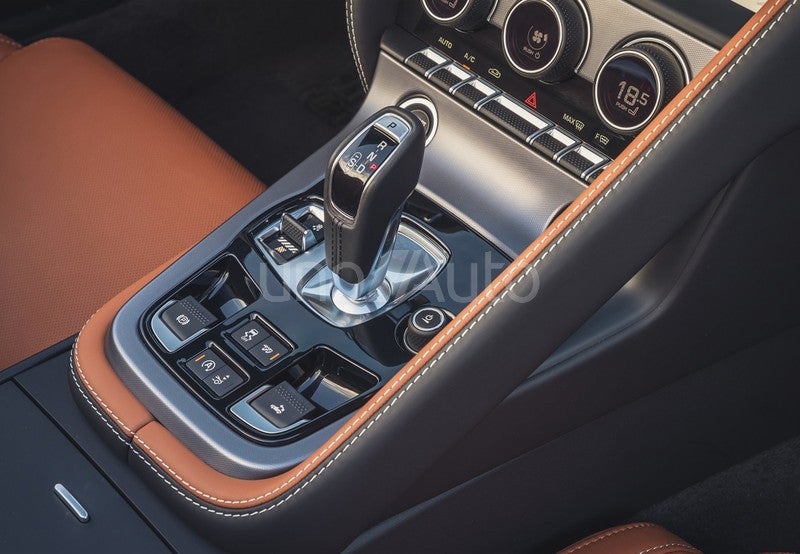 F-Type Convertible 2.0 I4 R-Dynamic Aut. 300