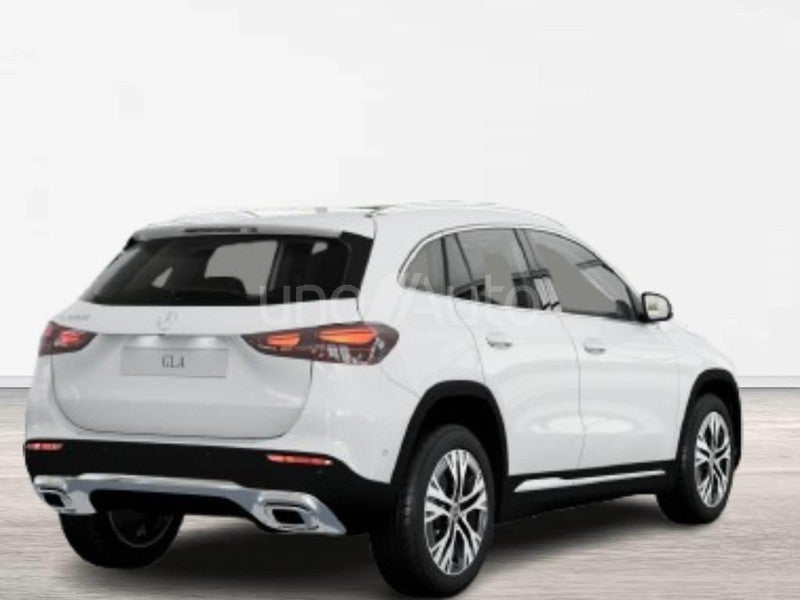 CLASE GLA 200