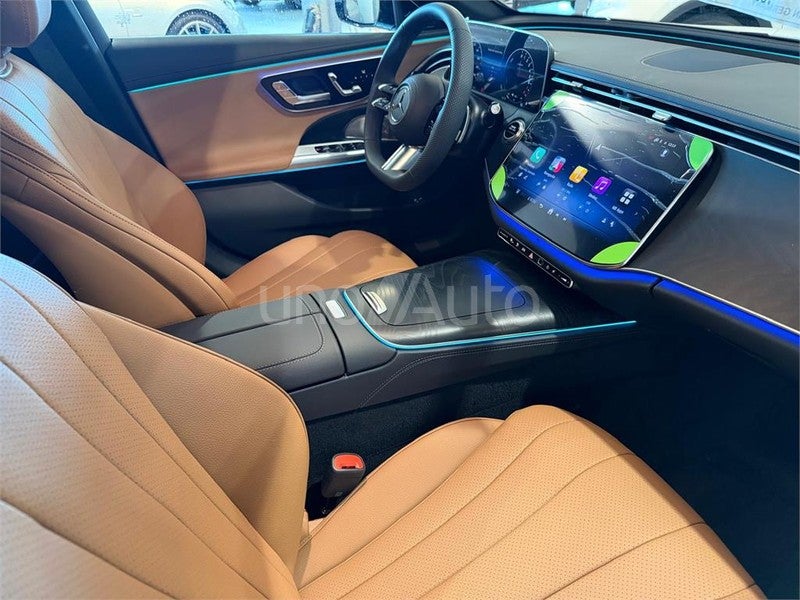 CLASE E 300 e con tecnología hibrida EQ