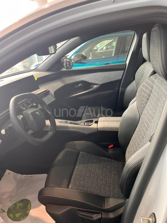 3008 Hybrid Allure eDCS6 145