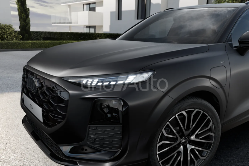 Q3 e-hybrid Black Line S tronic 200kW