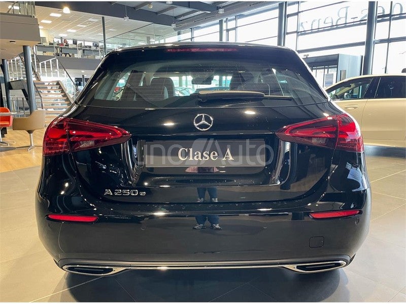 CLASE A 250 e con tecnología híbrida EQ