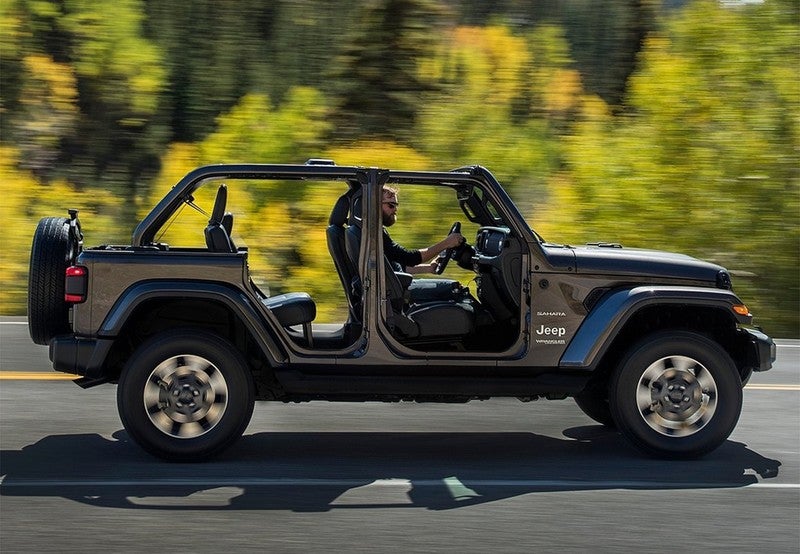 Wrangler Unlimited 2.0T GME Sahara 8ATX