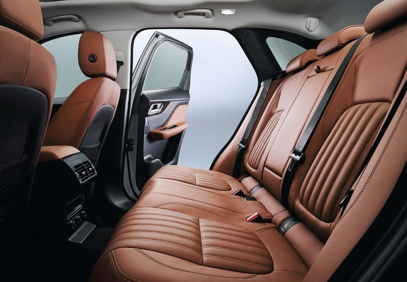F-Pace 2.0i4D Portfolio RWD 163