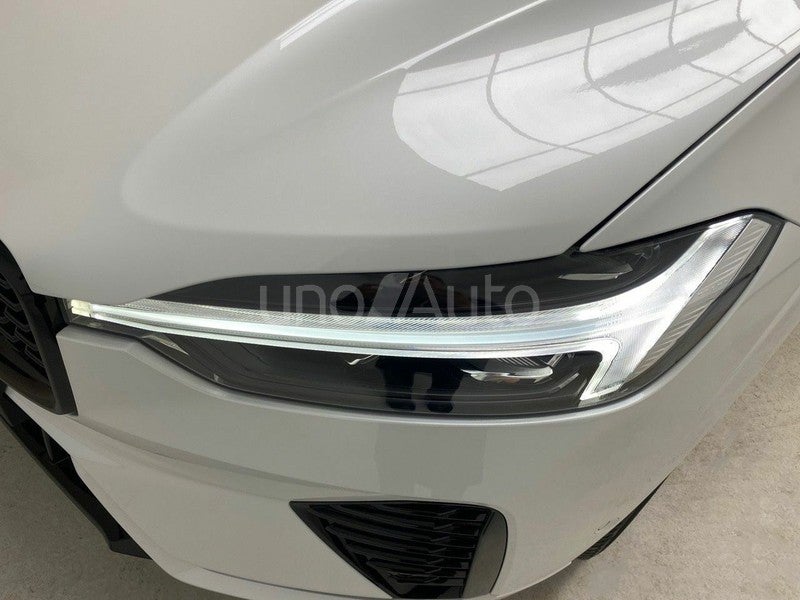 2.0 B5 G AWD Plus Dark Auto