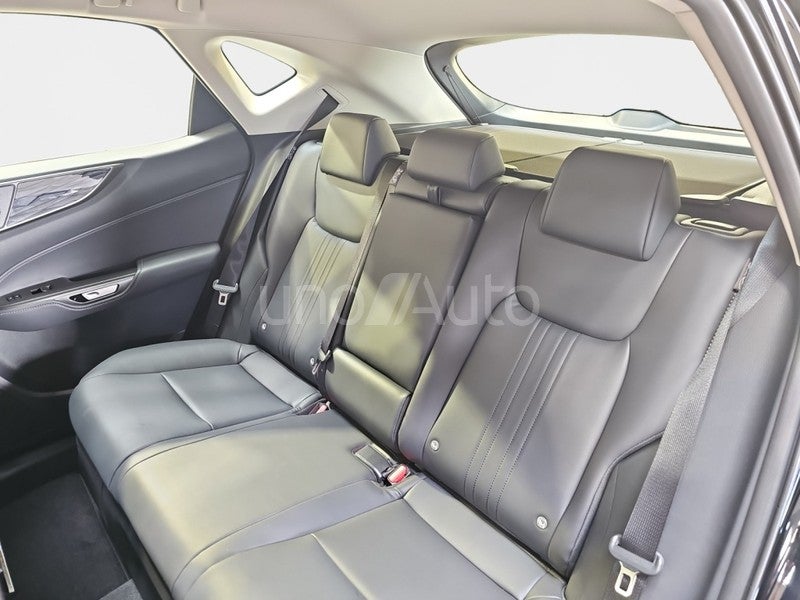 NX 450h+ Premium+ 4WD