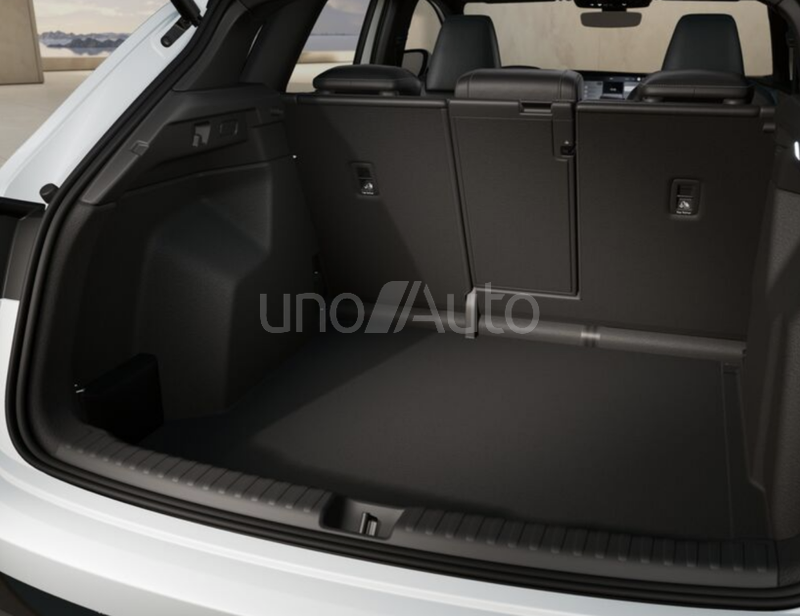 Q4 e-tron S line 150kW 63KWh