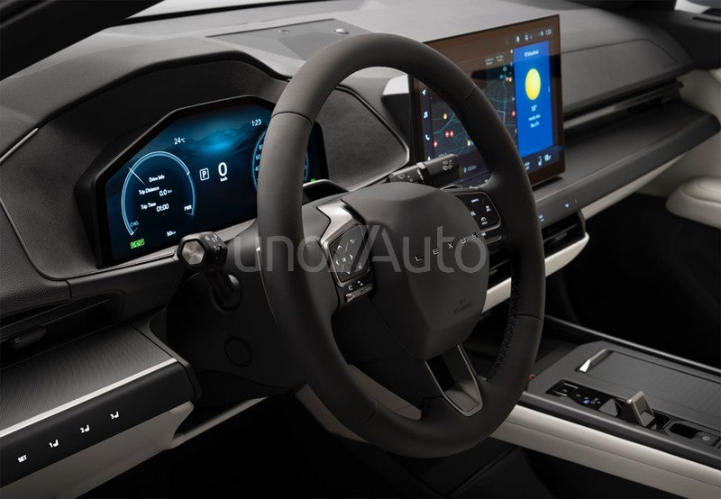 ES 300h Signature AWD