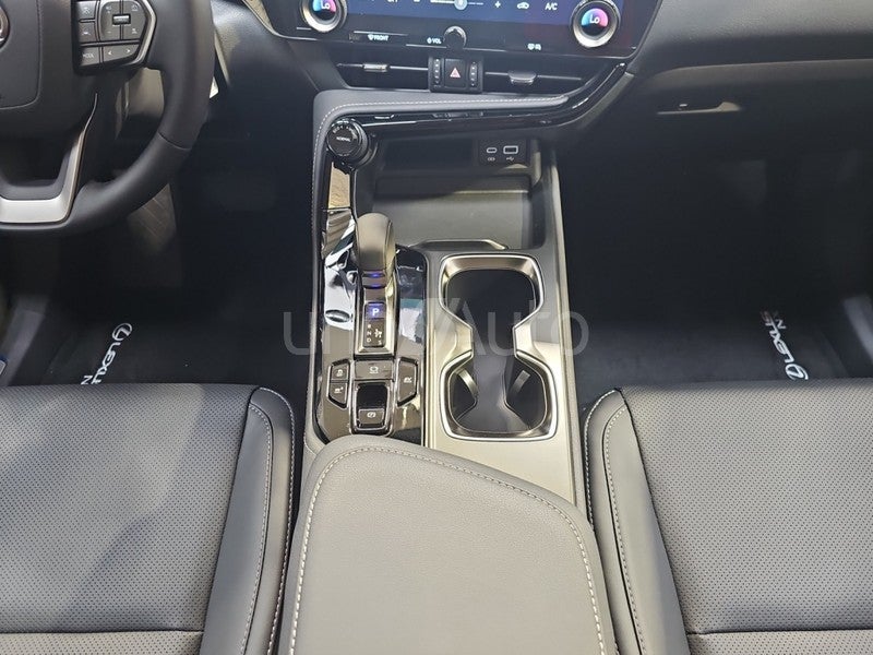 NX 450h+ Premium+ 4WD