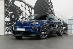 PORSCHE Macan 4