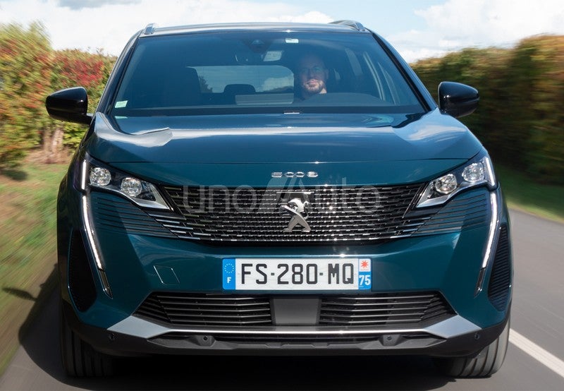 PEUGEOT 5008 SUV