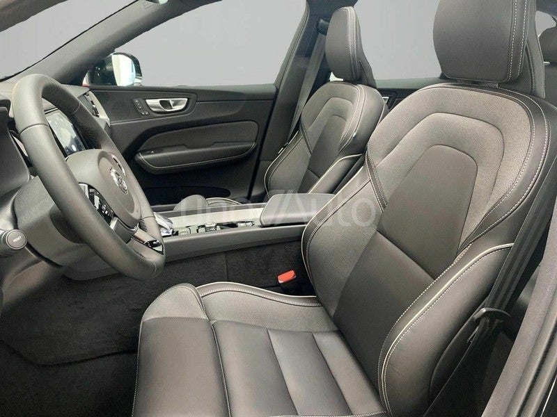 2.0 T6 AWD Recharge Plus Black Ed AT