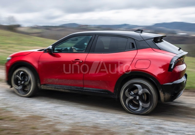 Junior Ibrida 1.2 Q4 Sport Speciale 107kw eDCT6