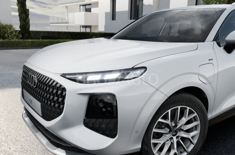 Q3 e-hybrid Business S tronic 200kW