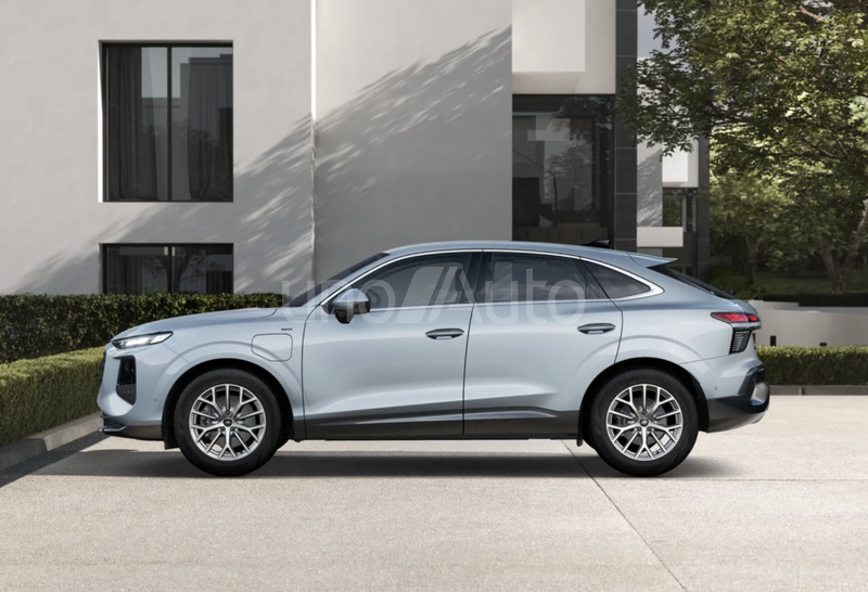 Q3 Sportback e-hybrid Business S tronic 200kW